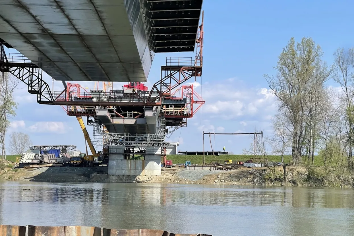 Izgradnja mosta kod Gradi&scaron;ke