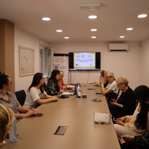 U Centru za kulturu u Mostaru održan je okrugli stol na temu &quot;Medijsko izvještavanje o ženama s naglaskom na izvještavanja o nasilju nad ženama&quot;