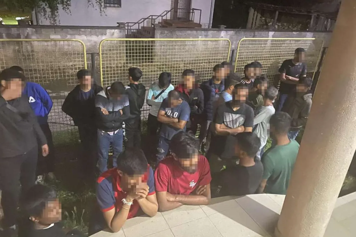 Dva migranta uhićena zbog sumnje na krijumčarenje osoba