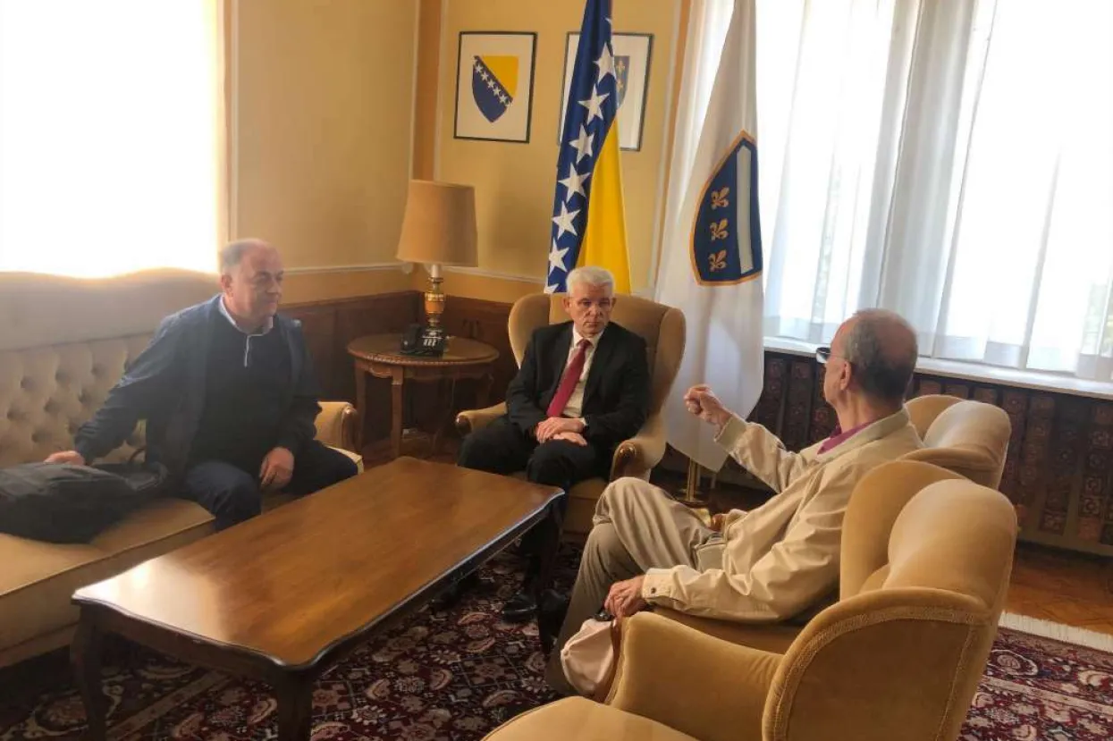 Predsjedavajući Predsjedni&scaron;tva Bosne i Hercegovine &Scaron;efik Džaferović razgovarao s predstavnicima Udruženja žrtava i svjedoka genocida