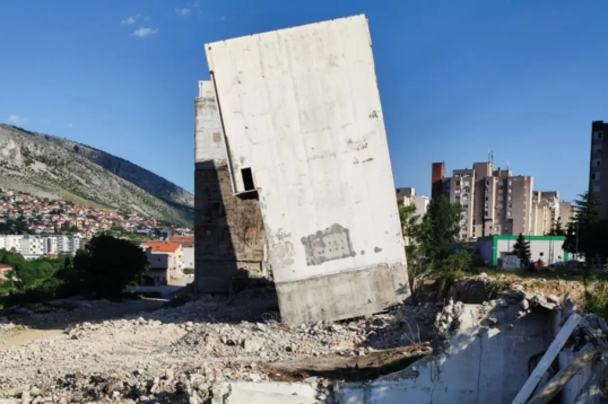 Kosi toranj u Mostaru: Pogledajte neuspje&scaron;no ru&scaron;enje ostataka Žitoprometa