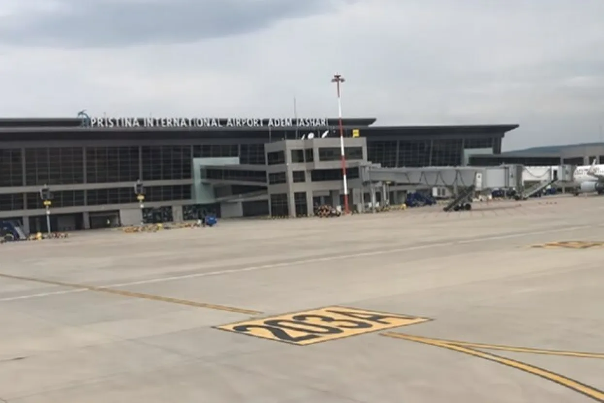 Lažna dojava o bombi na letu Rim-Pri&scaron;tina, evakuirano oko 200 putnika