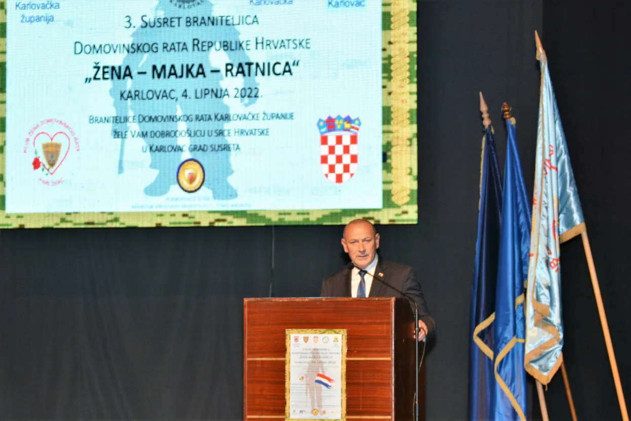 Karlovac, 04.06.2022. - Potpredsjednik Vlade i ministar hrvatskih branitelja Tomo Medved izaslanik je predsjednika Vlade RH na 3. susretu braniteljica Domovinskog rata. Na fotografiji Tomo Medved.