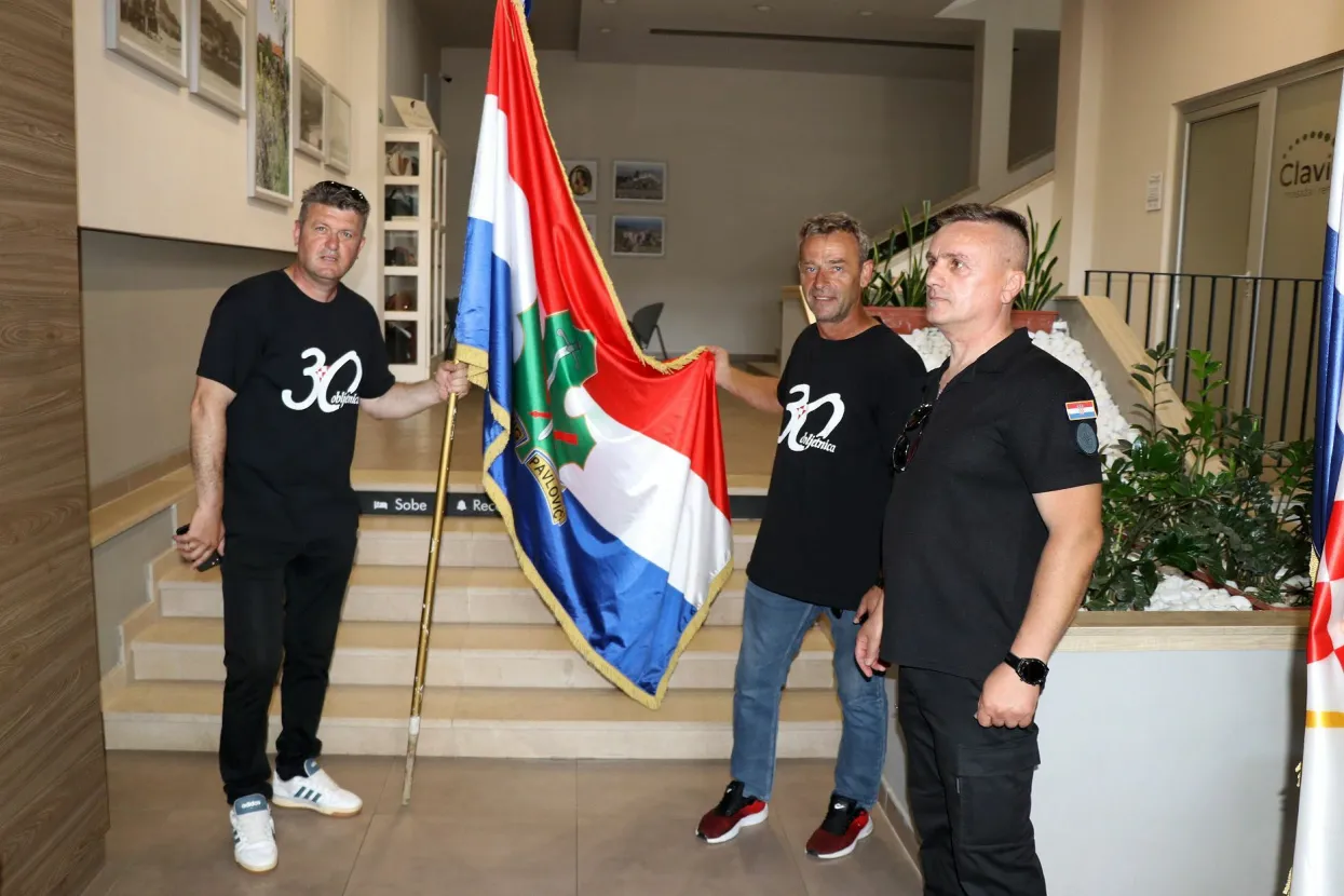 LJUBU&Scaron;KI, 6. lipnja (FENA) &ndash; Postrojba za posebne namjene "Ludvig Pavlović" Hrvatskog vijeća obrane (HVO) proslavila je 30. godi&scaron;njicu osnutka, a na svečanosti održanoj u ponedjeljak u Ljubu&scaron;kom prisustvovalo je vi&scaron;e stotina biv&scaron;ih pripadnika ove postrojbe.(Foto FENA/ES)