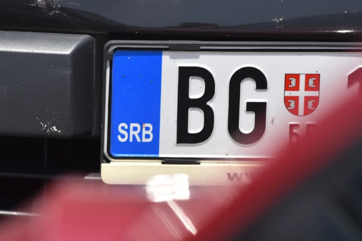 Beogradske registarske pločice 21.07.2018., Sibenik - Registarske plocice, tablice, Srbija. Photo: Hrvoje Jelavic/PIXSELL