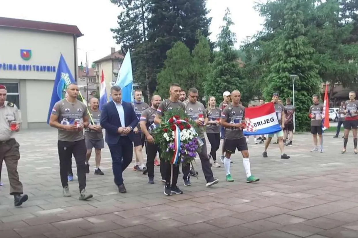 Maratonci iz BiH i RH trče u spomen na žrtvu hrvatskih branitelja, djece ubijene na igralištu u Vitezu i svih majki Lašvanske doline