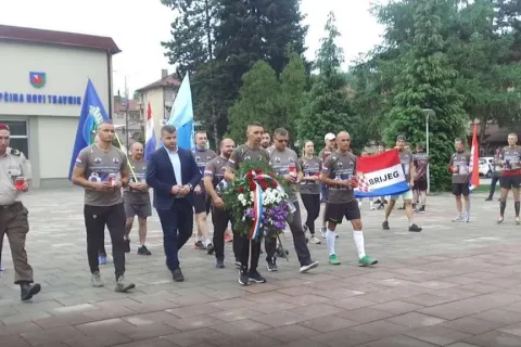 Maratonci iz BiH i RH trče u spomen na žrtvu hrvatskih branitelja, djece ubijene na igralištu u Vitezu i svih majki Lašvanske doline