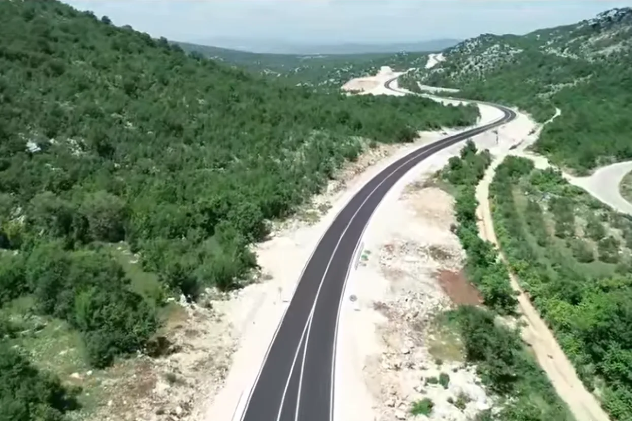 Hering objavio snimku iz zraka izgrađene dionice Hutovo- Cerovica ceste Stolac- Neum