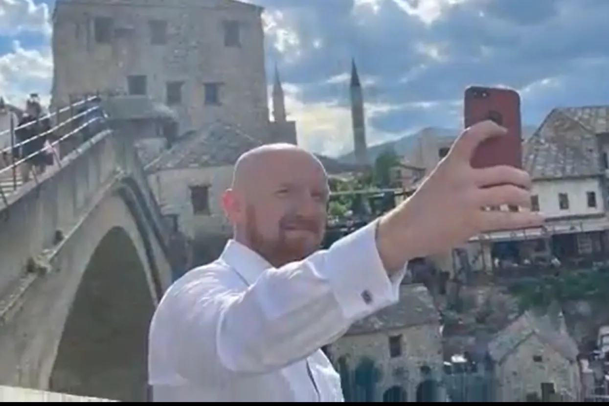 Matt Field na Starom mostu