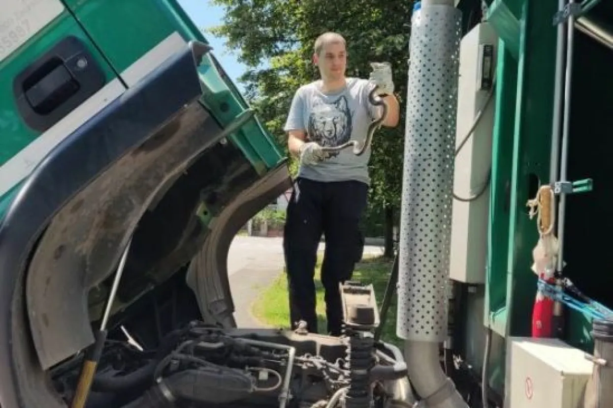 Zmija u kamionu zagrebačke Čistoće