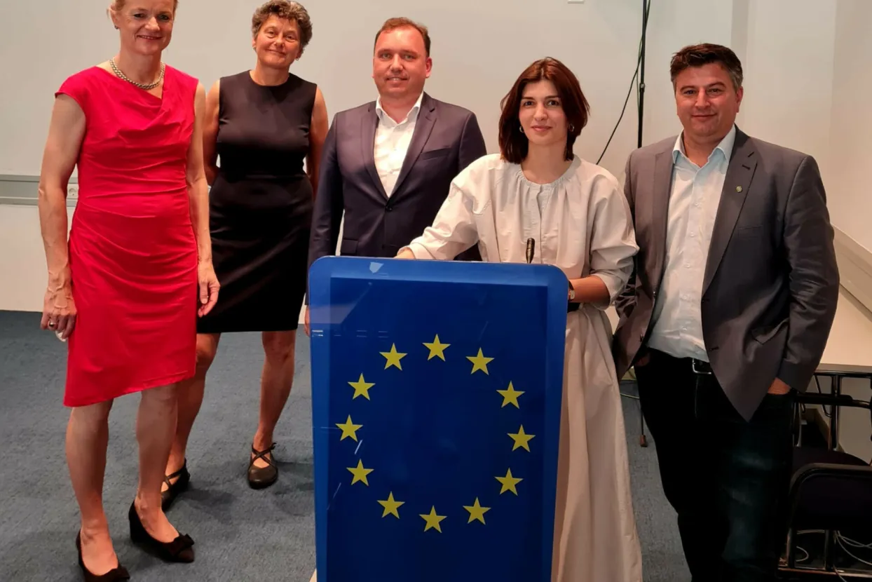 Zna li Sabina Ćudić s kim se sastala: "Jest da smo obje plavu&scaron;e...."