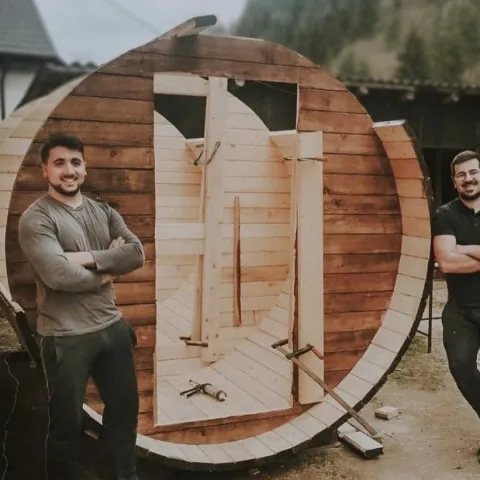 Vedran i Frano otvorili "hotel s milijun zvjezdica"