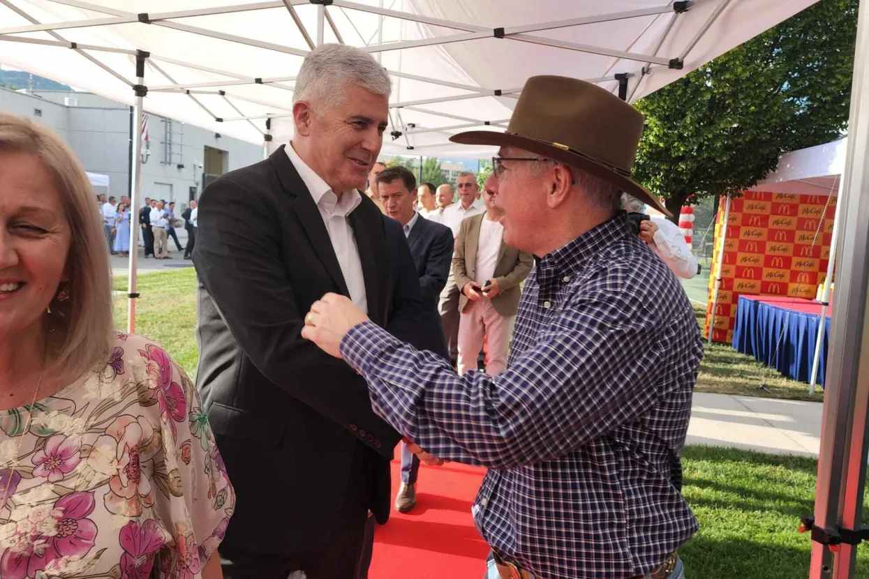 Predsjednik Čović i Borjana Kri&scaron;to na obilježavanju neovisnosti SAD-a