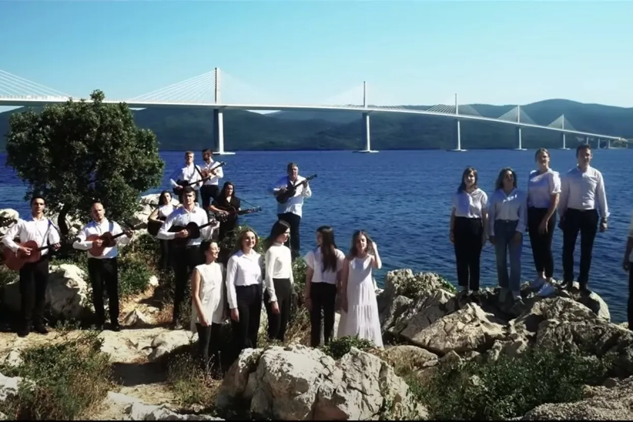 Mostarski Akademski zbor Pro Musica snimio spot o Pelješkom mostu