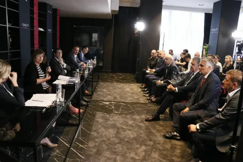 MOSTAR, 7. srpnja (FENA) &ndash; U Aluminij Industriji u Mostaru počeo je 2. Forum o jednakopravnosti kojega organiziraju M. T. Abraham Groupa i Večernji list BiH, a na kojoj se govori o temi jednakopravnosti u svim segmentima i načinu poticanja društvenih promjena. Foto FENA/Emanuel Soča