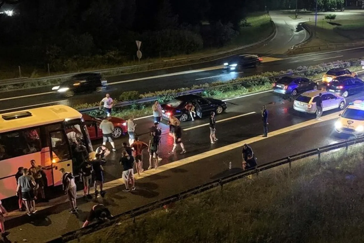 Ranjeni torcida&scaron;: Jedan policajac mi je rekao "neka sam te upucao, smeće"