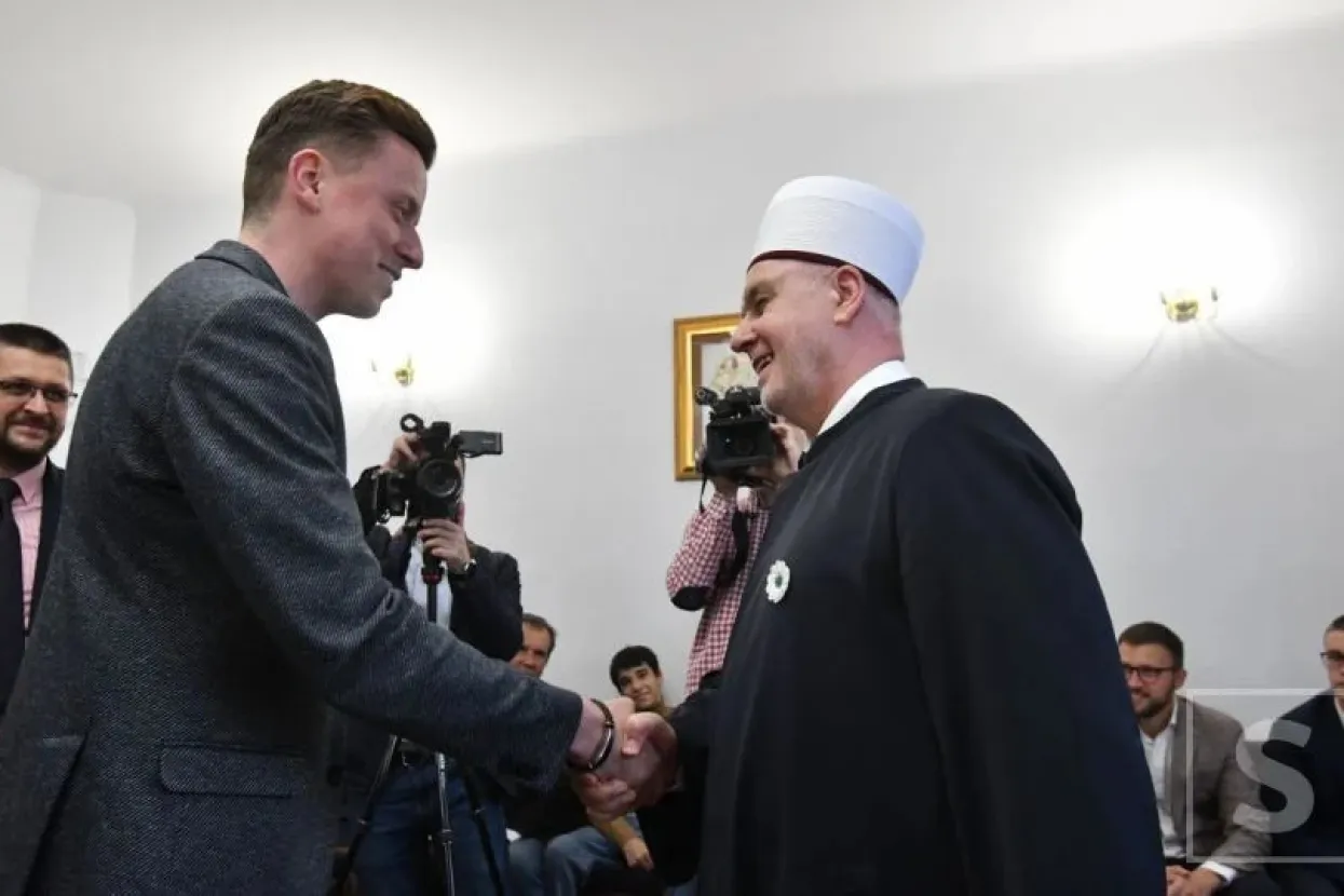 Ahmetović na bajramskom prijemu kod reisa Kavazovića