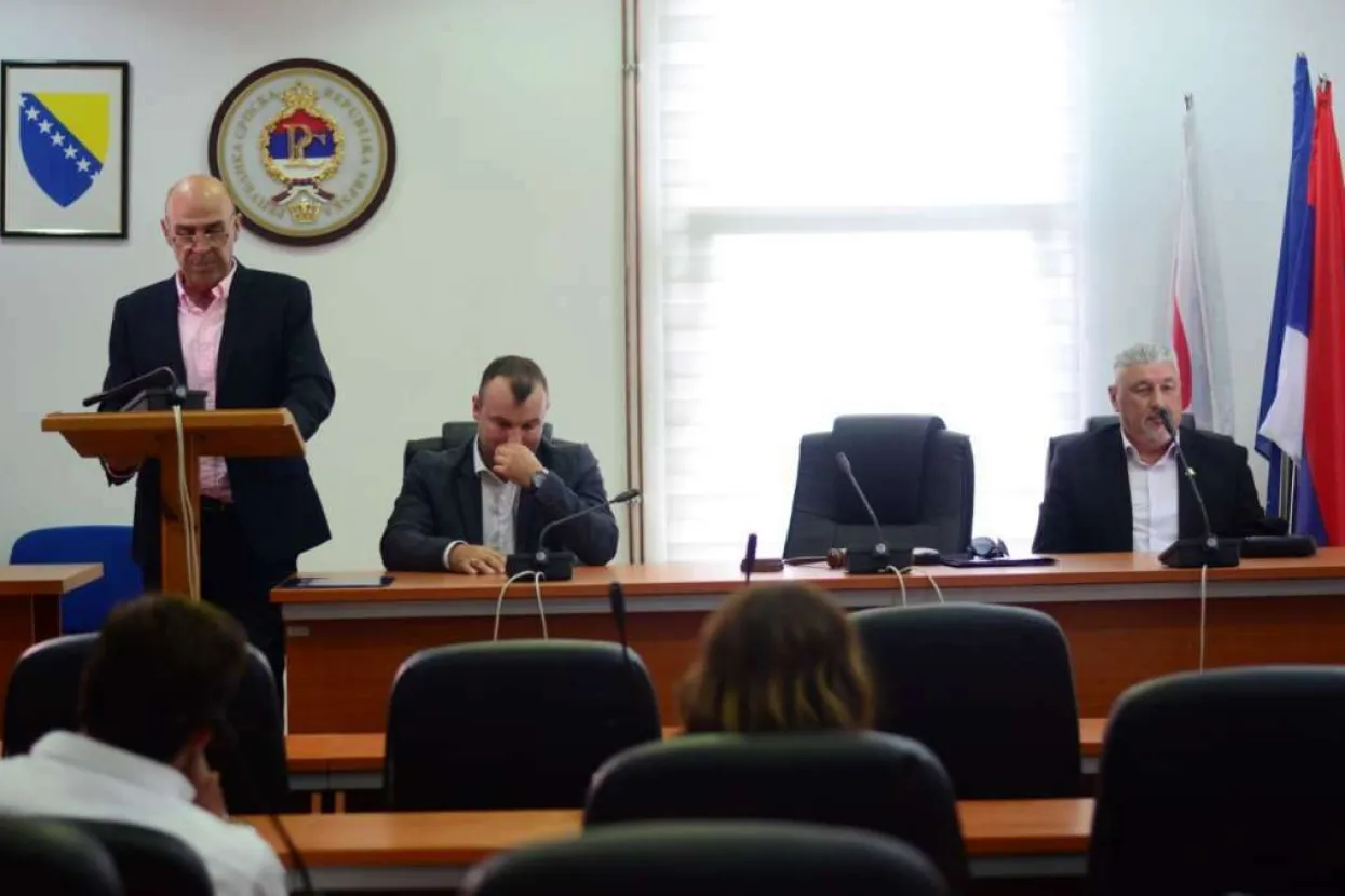 Bošnjački vijećnici odbili prisustvovati komemorativnoj sjednici u Srebrenici