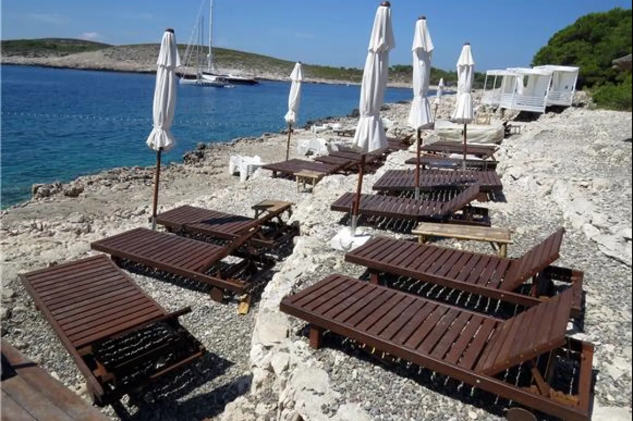 Hvar: Stranci nastradali od vatrenih koktela