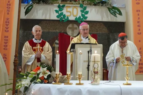 Na patron Banjolučke biskupije i katedrale sv. Bonaventure biskup Komarica i mons. Orlovac proslavili 50. obljetnicu svećeni&scaron;tva