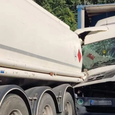 Sudar dvaju kamiona kod Brčkog