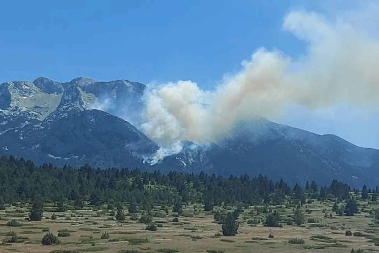 Požari i dalje bjesne