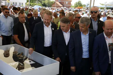 Izetbegović i Kom&scaron;ić u Prijedoru