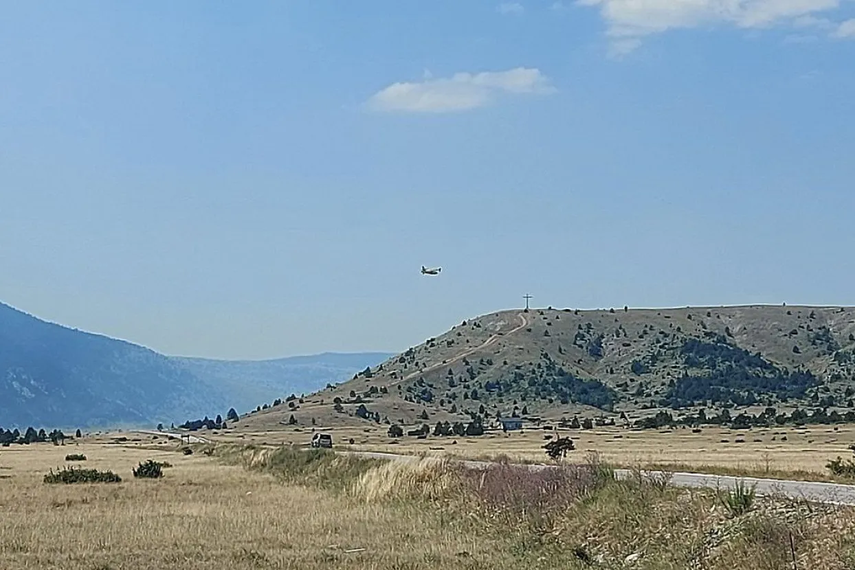 Blidinje, 22.7.2022.- Kanader CL-415 iz sastava Protupoarnih Namjenski organiziranih snaga Oruanih snaga RH sudjeluje u gaenju poara na Čvrsnici u Parku prirode Blidinje u Bosni i Hercegovini.