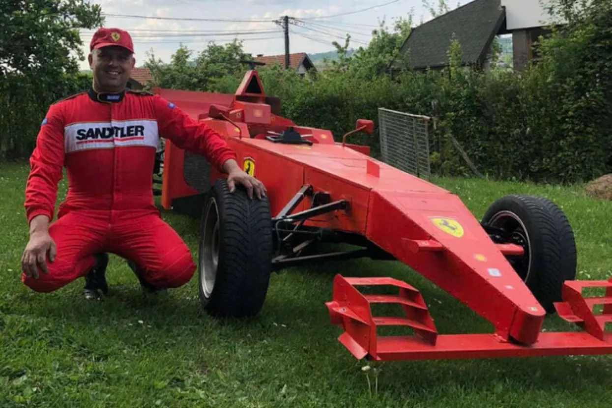 Adis u dvori&scaron;tu vlastoručno napravio bolid Formule 1