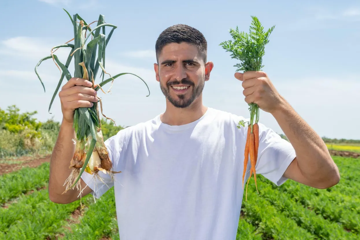 25.05.2022., Rastane - Martin Erlic, nogometni reprezentativac na farmi svojih roditelja u Tinju
Photo: Dino Stanin/PIXSELL