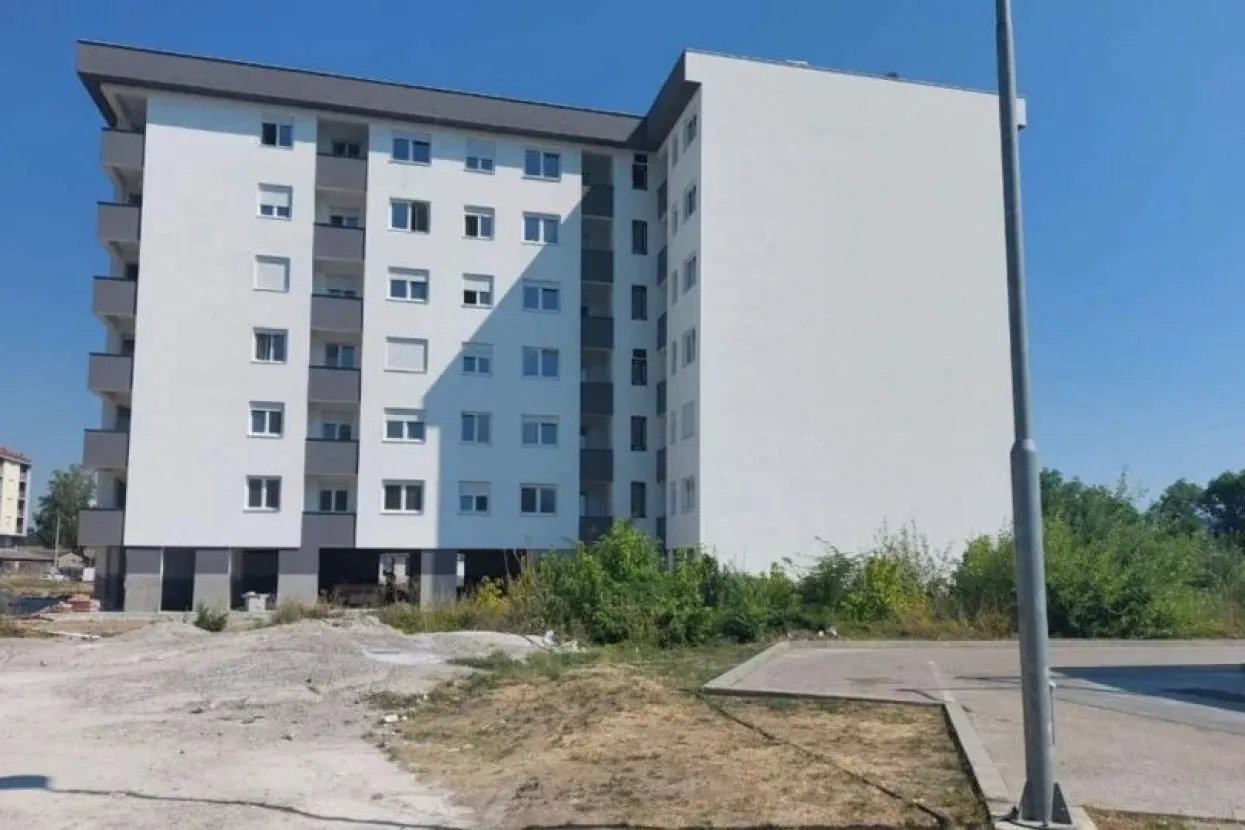 Biznismen iz BiH mora sru&scaron;iti dio zgrade kojeg&nbsp;je izgradio na tuđoj zemlji