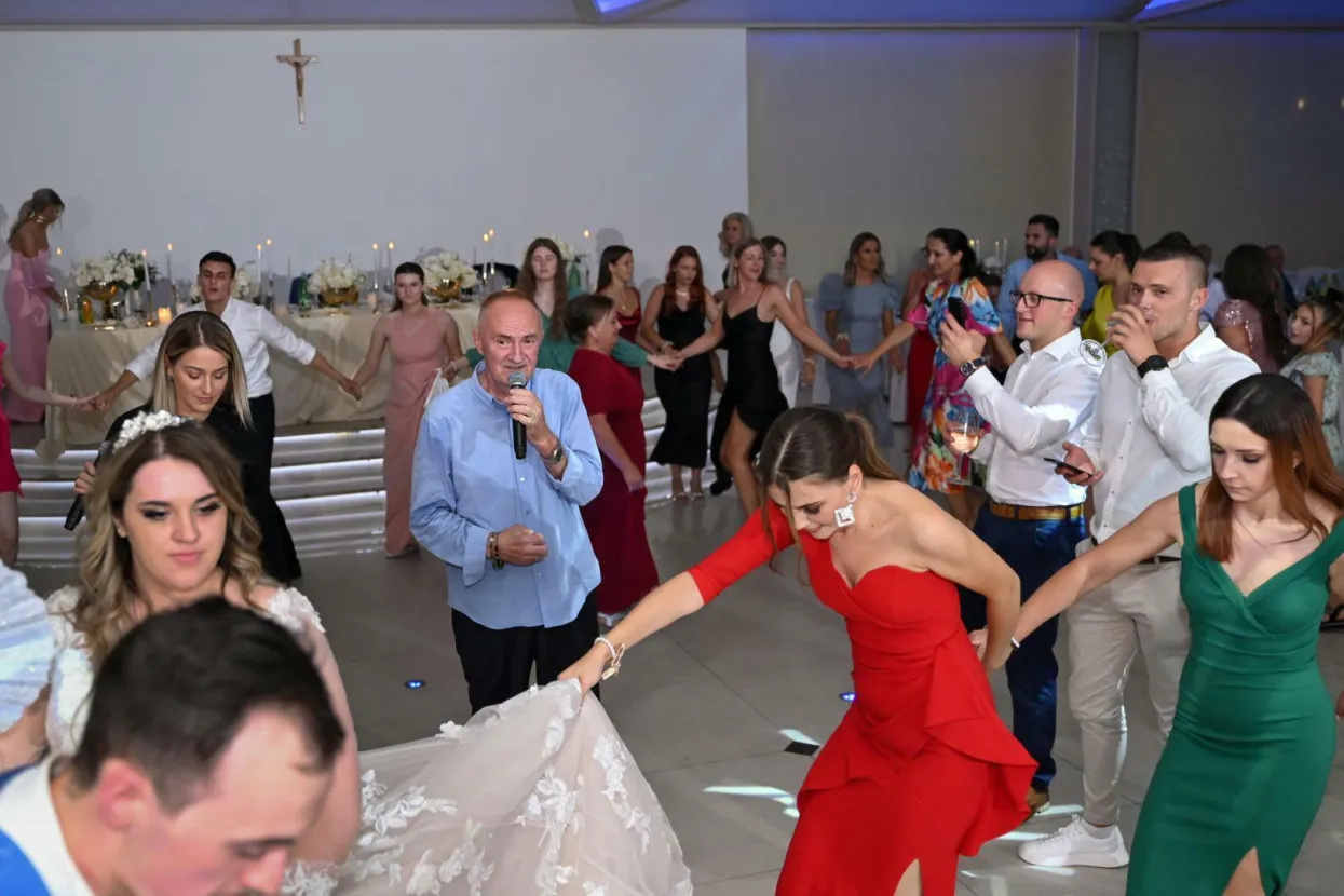 Mate Bulić nakon borbe za život nastupio na tri vjenčanja u Hercegovini