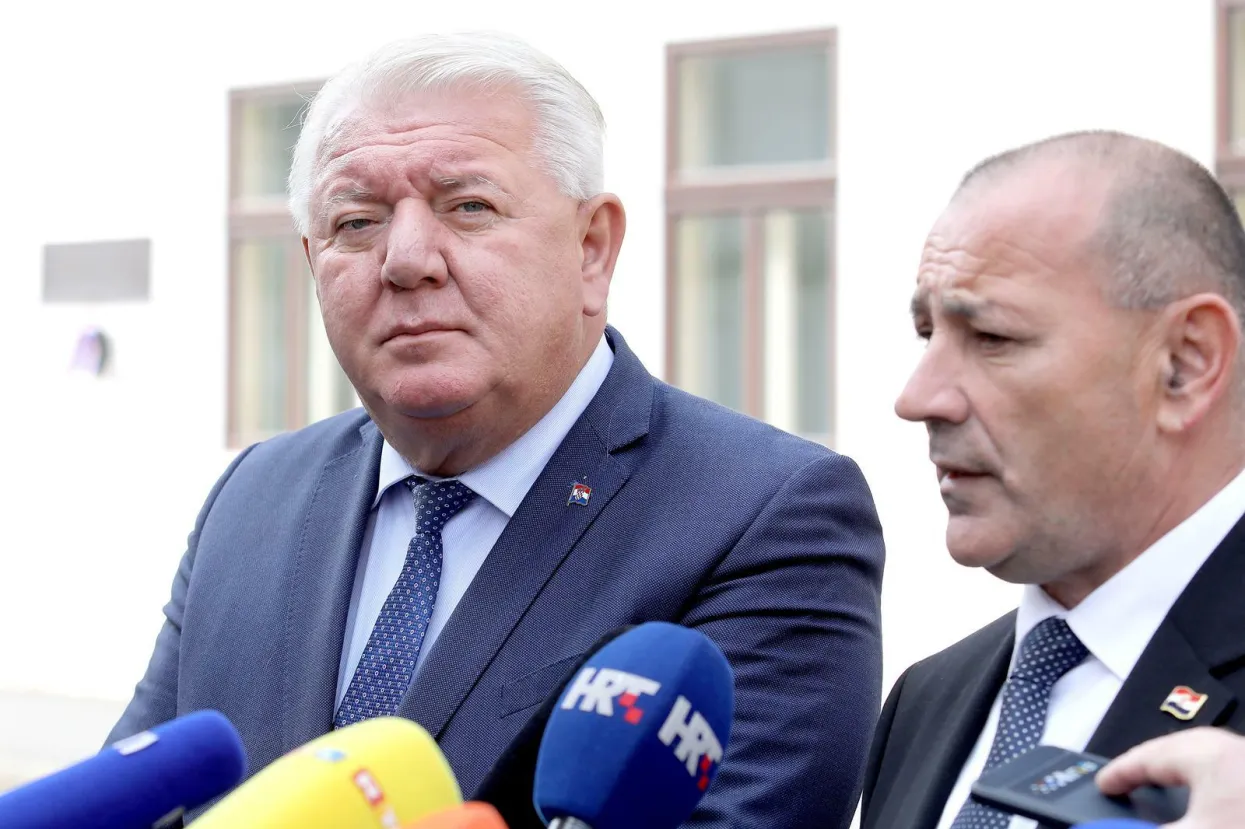 Predsjednik HVIDRA-e Josip Djakic i ministar branitelja Tomo Medved
