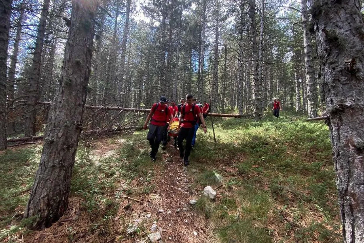 Maloljetnik teško ozlijeđen pri spuštanju s Velikog Vrana