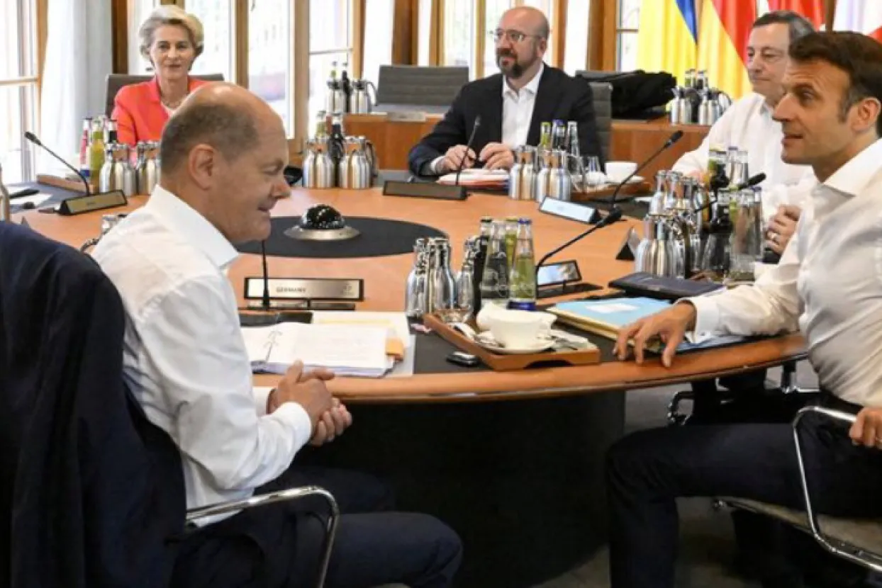 Olaf Scholz i Emmanuel Macron