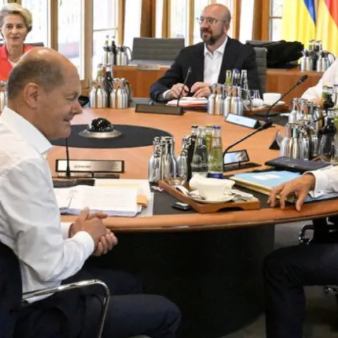 Olaf Scholz i Emmanuel Macron