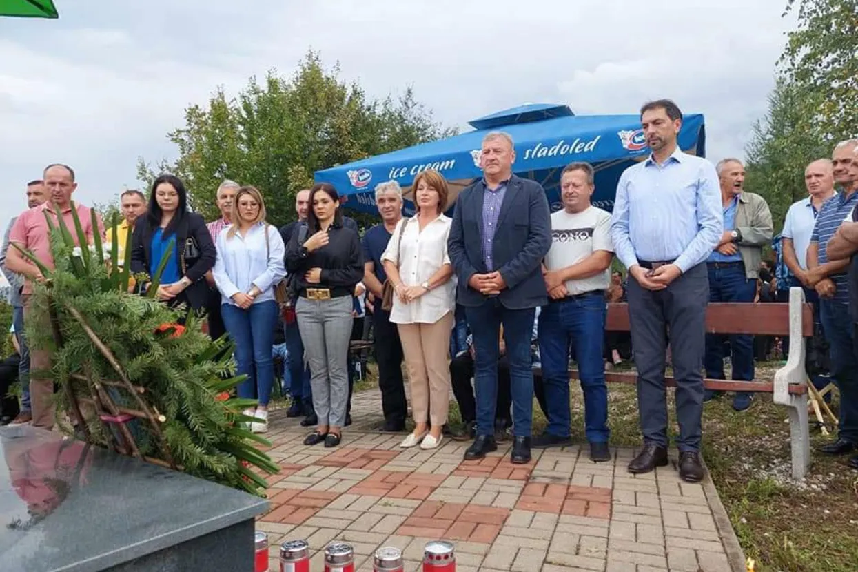 Busovača: Na spomen obilježju Križ na Žegi služena misa za poginule branitelje HVO-a