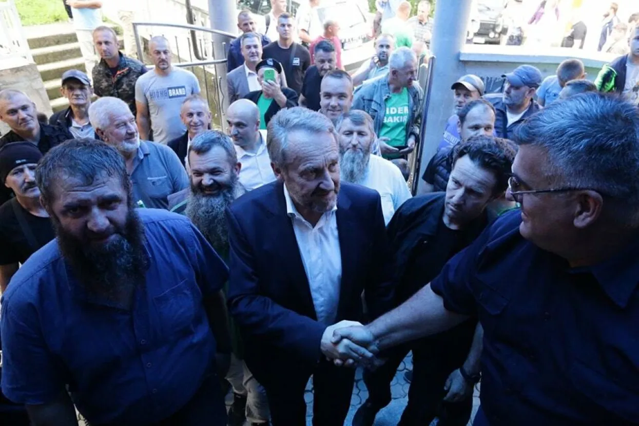 Bakir Izetbegović u &Scaron;erićima kraj Zenice