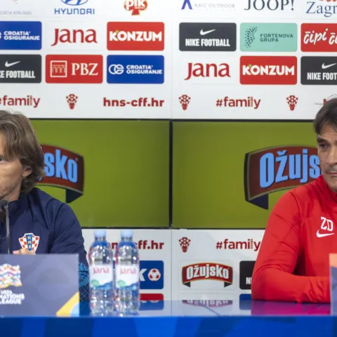 Zagreb, 21.9.2022 - Konferencija za medije Hrvatske nogometne reprezentacije uoči utakmice s Danskom na kojoj su sudjelovali izbornik Zlatko Dalić i kapetan Luka Modrić.