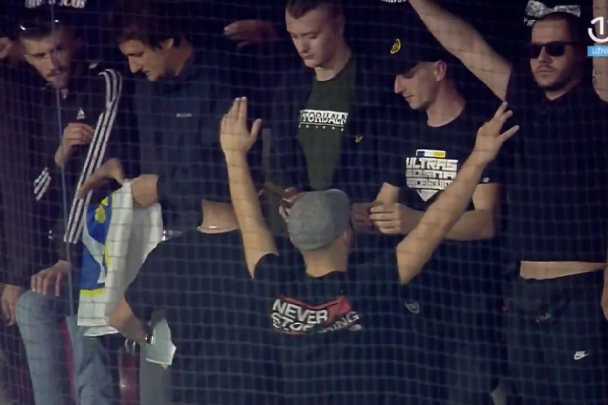 Napadnuti navijači BiH, policija reagirala