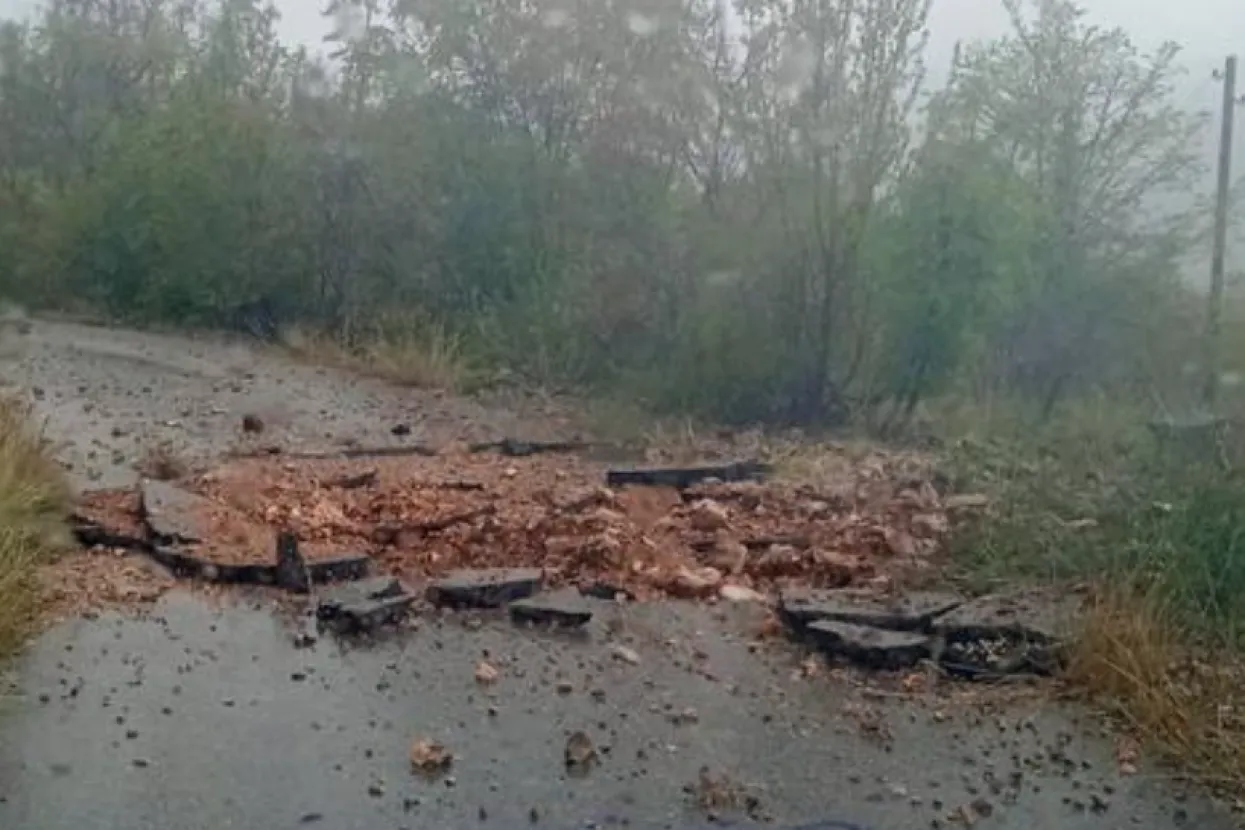 Udar groma o&scaron;tetio je cestu u Grudama