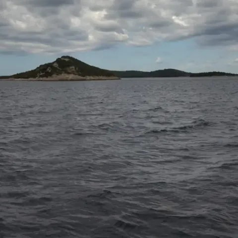 Potonuo ribarski brod kod Iža