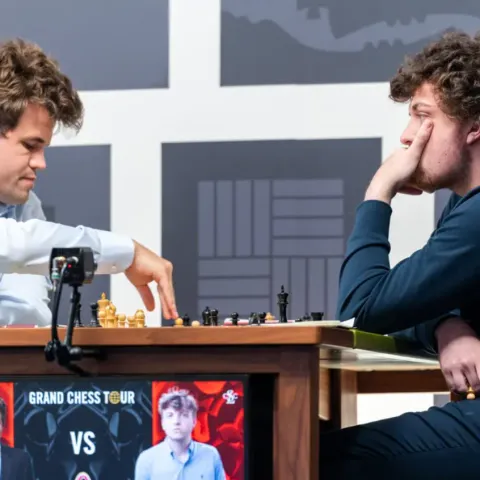 Magnus Carlsen i Hans Neiamnn na Sinquefield Cupu