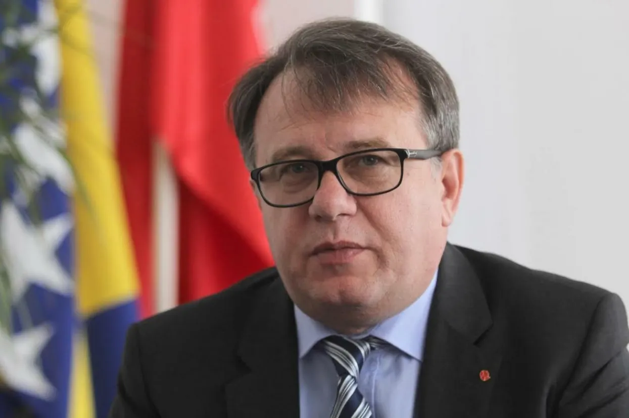 Nermin Nik&scaron;ić