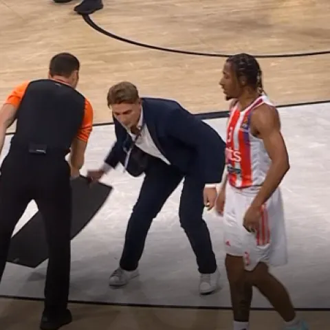 Dramatična scena prekinula meč Efesa i Zvezde