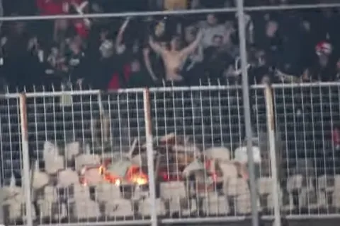 Divljanje gostujućih navijača na Stadionu pod Bijelim Brijegom