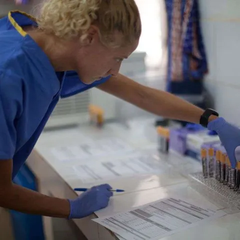 Ebola u Ugandi se nastavlja &scaron;iriti