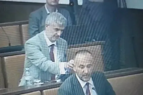 Zekanović prozvao Raspudića: Kad ti smeta istina, lupi protivnika mikrofonom po glavi