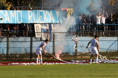 Igrači Rijeke čiste teren