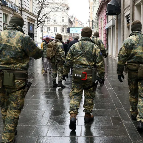 07.03.2022., Sarajevo, Bosna i Hercegovina - Patrola EUFOR-a u jednoj od glavnih ulica u Sarajevu. Photo: Armin Durgut/PIXSELL